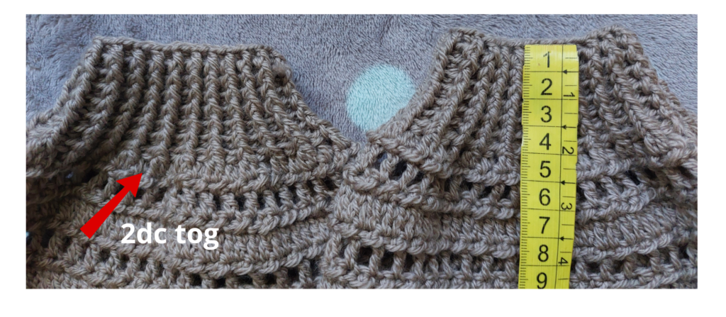 Row 1 (R1): Start with 2 chains and work 2 double crochet stitches together (2dc-tog) along the row.Continue for approximately 7 rows (5 cm), alternating front post double crochets (fpdc) andback post double crochets (bpdc).For a longer cuff, double the number of rows.