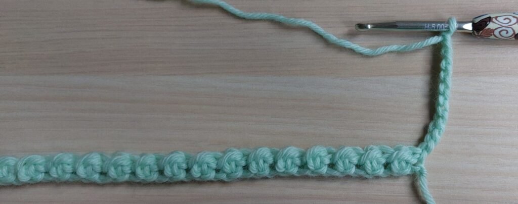 How to crochet row 2