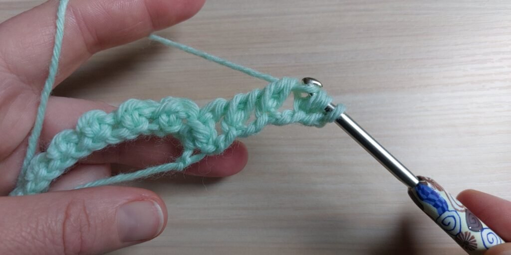 the guide how to close the loops for the stitch