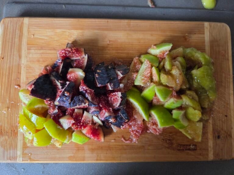 Figs cut on a board (variation)