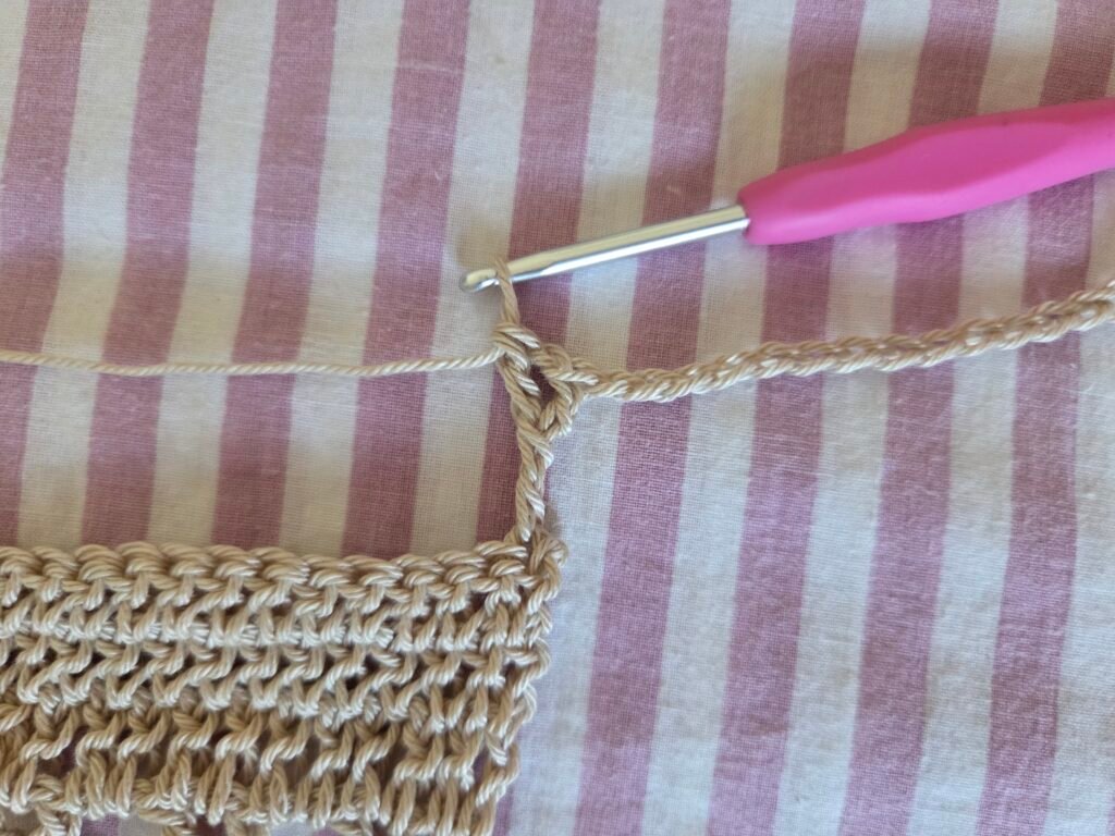 How to crochet the sunny crochet top